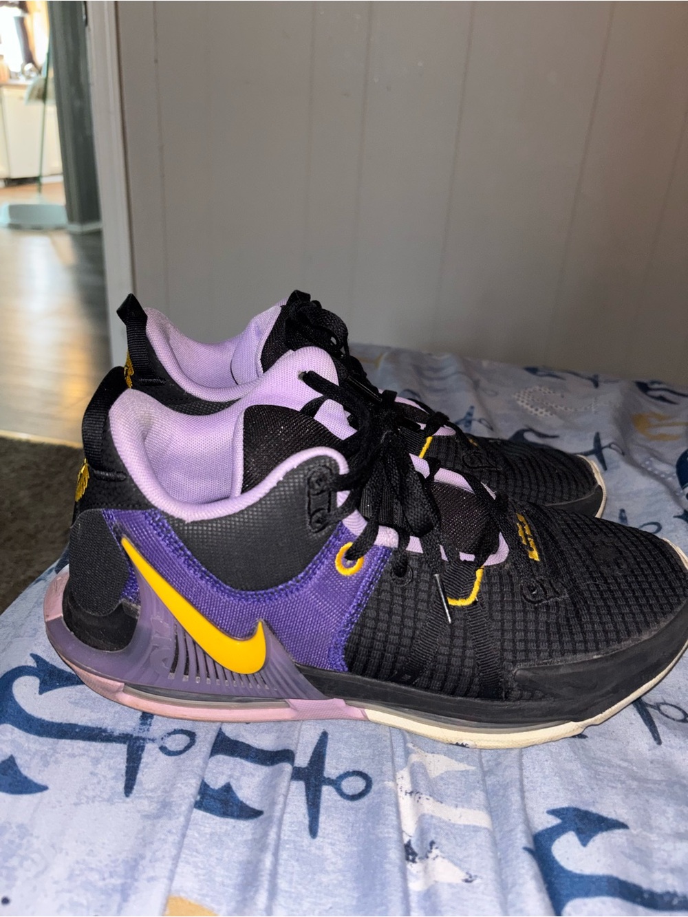Nike Black, Purple & Yellow Low-Top Trainers